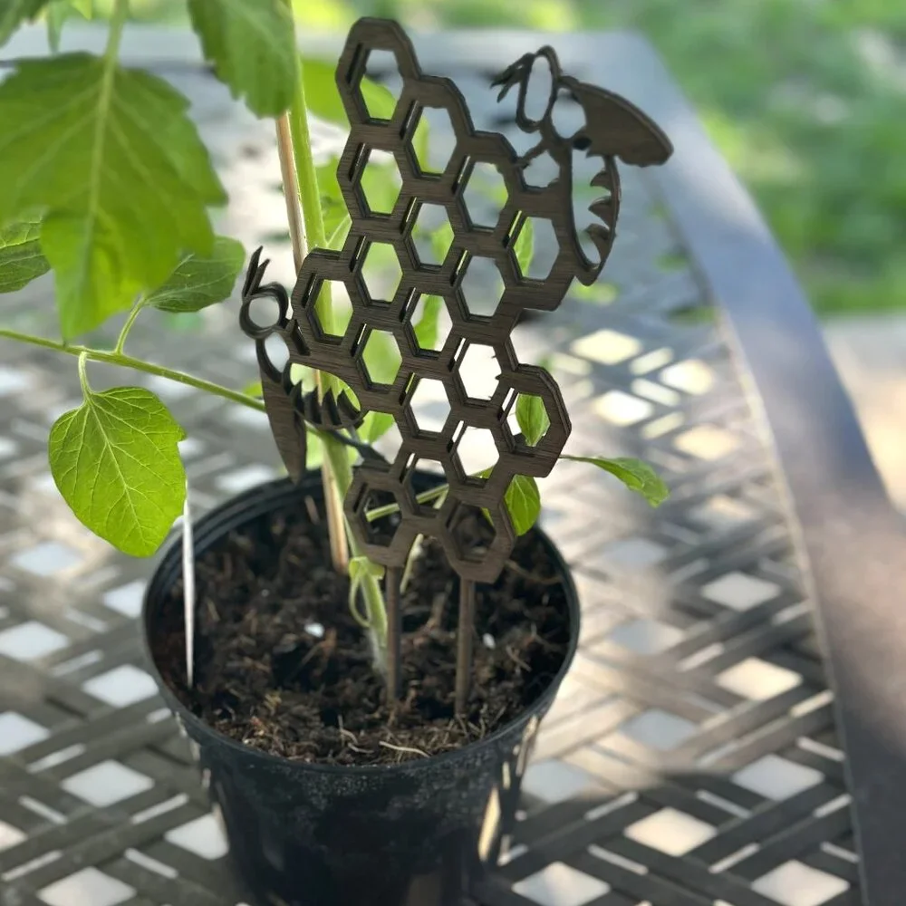 Bee Honeycomb Trellis (5x10) - Picture 1 of 3
